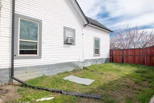 400 W Main St, Honey Grove, TX 75446 - Photo 25