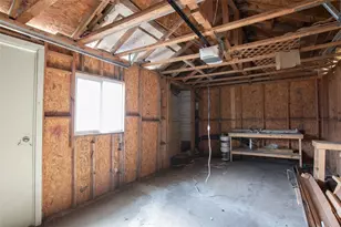 400 W Main St, Honey Grove, TX 75446 - Photo 29