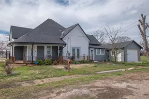 400 W Main St, Honey Grove, TX 75446 - Photo 3