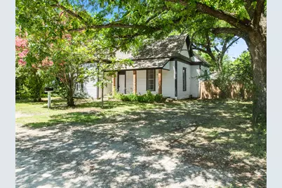 102 Chestnut Street, Hillsboro, TX 76645 - Photo 1