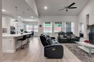 237 Gardenia Dr, Azle, TX 76020 - Photo 5