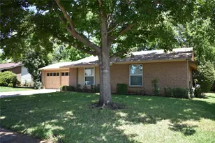 1301 Doncaster St, Irving, TX 75062 - Photo 19