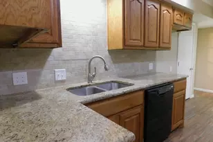 1301 Doncaster St, Irving, TX 75062 - Photo 11