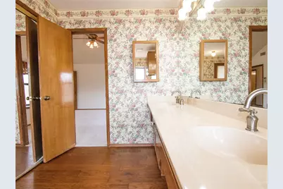 917 Hillside Drive, Lewisville, TX 75077 - Photo 17