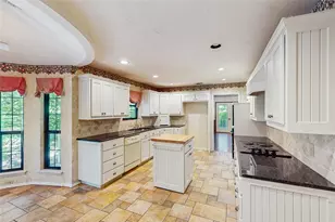 917 Hillside Dr, Copper Canyon, TX 75077 - Photo 9