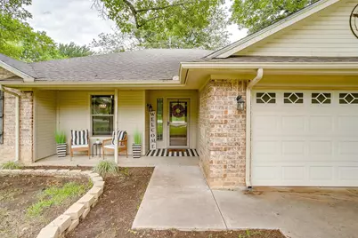 115 Pleasant Oaks Lane, Springtown, TX 76082 - Photo 1