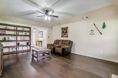 115 Pleasant Oaks Lane, Springtown, TX 76082 - Photo 11