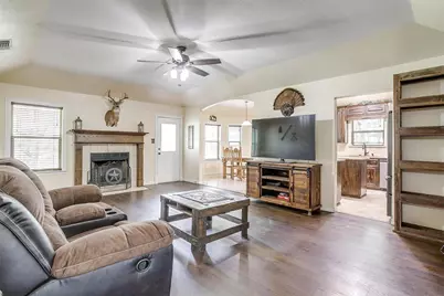 115 Pleasant Oaks Lane, Springtown, TX 76082 - Photo 9