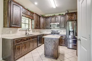 115 Pleasant Oaks Ln, Springtown, TX 76082 - Photo 17