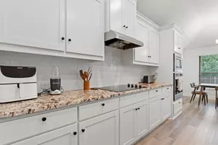 408 Molly Ln, Keene, TX 76059 - Photo 9