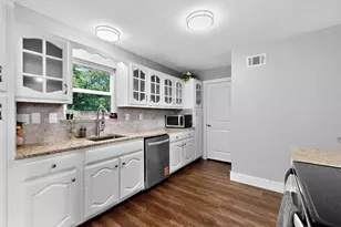 1521 Windsor Dr, Glenn Heights, TX 75154 - Photo 11