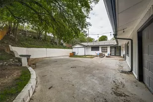 625 Blue Lake Dr, Fort Worth, TX 76103 - Photo 23