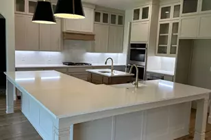 1009 Old Oaks Ct, Weatherford, TX 76087 - Photo 3