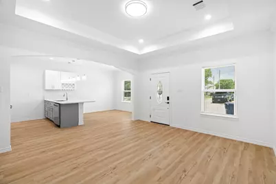 301 Henry Street, Waxahachie, TX 75165 - Photo 5