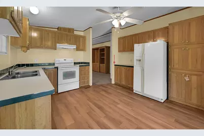 380 Oakgrove Circle, Elm Mott, TX 76640 - Photo 11