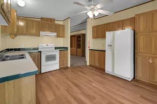 380 Oakgrove Cir, Elm Mott, TX 76640 - Photo 11