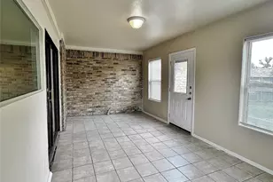 1802 Natchez Ct, Grand Prairie, TX 75052 - Photo 9