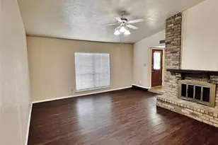 1802 Natchez Ct, Grand Prairie, TX 75052 - Photo 3