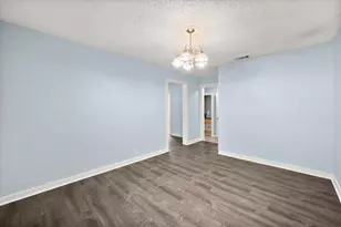 318 Mc Kenzie St, Waxahachie, TX 75165 - Photo 9