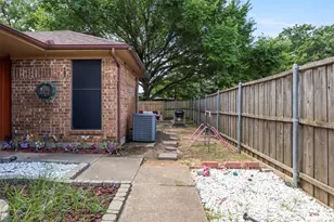 10204 Oak Terrace Cir, Dallas, TX 75227 - Photo 5