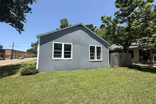 1131 W Shepherd St, Denison, TX 75020 - Photo 3