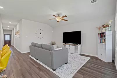 10637 Brookshire Road, Fort Worth, TX 76126 - Photo 5