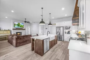 108 Stafford Trl, Weatherford, TX 76088 - Photo 9