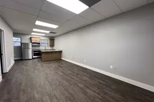 919 S Carroll Blvd, Denton, TX 76201 - Photo 3