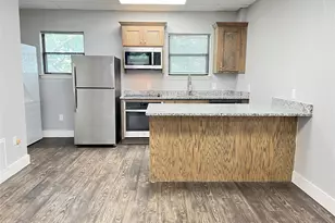 919 S Carroll Blvd, Denton, TX 76201 - Photo 3