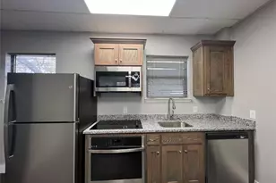 919 S Carroll Blvd, Denton, TX 76201 - Photo 5