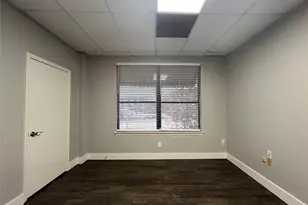 919 S Carroll Blvd, Denton, TX 76201 - Photo 9