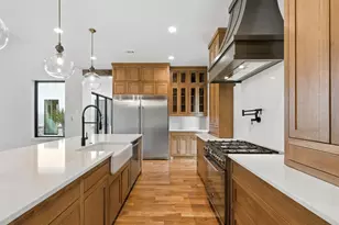 527 Royal Santana Run, Weatherford, TX 76087 - Photo 9