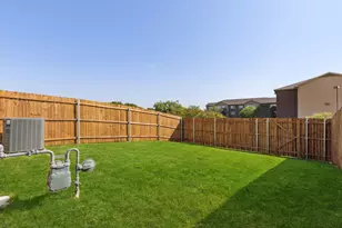 641 Hutchinson Ln, Lewisville, TX 75077 - Photo 15