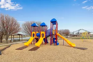 500 Lakeway Ln, Justin, TX 76247 - Photo 15