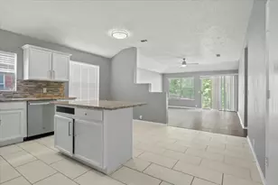 2023 Earnhardt Way, Dallas, TX 75217 - Photo 9