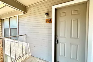 2526 W Prairie Street W, Denton, TX 76201 - Photo 3