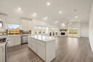 301 Saddlewood Trl, Commerce, TX 75428 - Photo 9