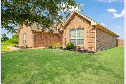 1810 Meadowview Drive, Reno, TX 75462 - Photo 17