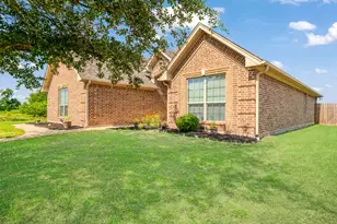 1810 Meadowview Dr, Reno, TX 75462 - Photo 17