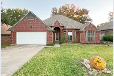 2113 N Aspenwood Drive, Grapevine, TX 76051 - Photo 1