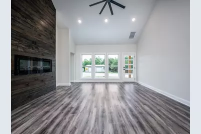 204 W Collins, Decatur, TX 76234 - Photo 7