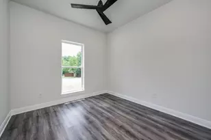 204 W Collins, Decatur, TX 76234 - Photo 23