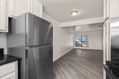 320 E 4th Street #204, Arlington, TX 76010 - Photo 11