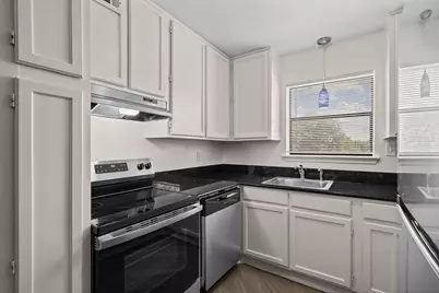 320 E 4th Street #204, Arlington, TX 76010 - Photo 7