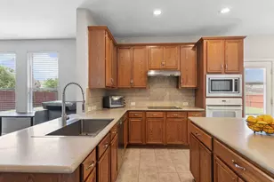 1520 Misty Morning Ct, Little Elm, TX 75068 - Photo 9