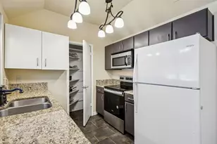 1700 Amelia Ct, Plano, TX 75075 - Photo 5