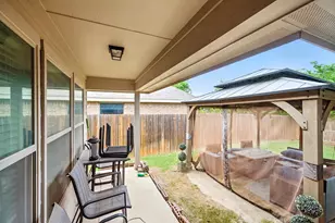 9117 Blakely Dr, Fort Worth, TX 76134 - Photo 17