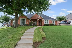 1501 Leaning Oak Ln, Cleburne, TX 76033 - Photo 3