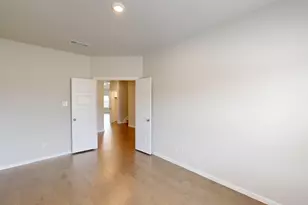 400 Eaton Dr, Justin, TX 76247 - Photo 9