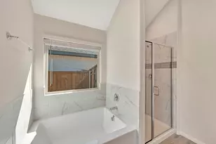 106 Hudson Ln, Justin, TX 76247 - Photo 5